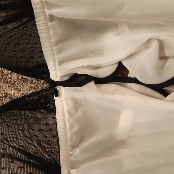 Ambrielle Sexy Nightie Size 2X Color White and Black - Picture 2 of 6